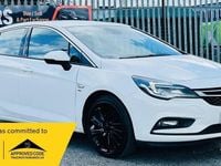 Used Vauxhall Astra SRi 136 HP (100 kW) 2016 White Hatchback