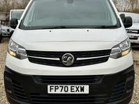 Second-hand Vauxhall Vivaro S 120 CP (88 kW) 2020 Alb Monovolum