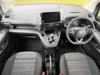 Begagnad Vauxhall Combo S 110 HK (80 kW) 2020 Grå Minibuss