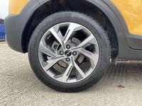 Used Kia Stonic GT-Line S 100 HP (73 kW) 2025 Yellow SUV