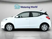 Used Hyundai i10 SE 67 HP (49 kW) 2022 White Hatchback