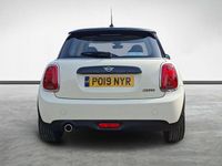 Używany Mini Cooper Classic 134 KM (98 kW) 2019 Biały Hatchback
