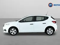 Used Dacia Sandero Essentiel 67 HP (49 kW) 2021 White Hatchback