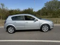 Used Vauxhall Astra Design Edition 113 HP (83 kW) 2008 Silver Hatchback