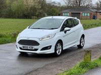 Begagnad Ford Fiesta Zetec 2015 Vit Halvkombi
