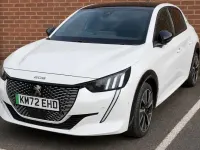 Used Peugeot e-208 Premium 100 kW (136 HP) 2022 White Hatchback