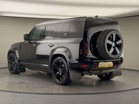 Used Land Rover Defender HSE Dynamic 300 HP (220 kW) 2024 Estate