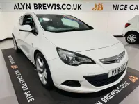 Second-hand Vauxhall Astra GTC SRi 140 CP (102 kW) 2016 Alb Coupe
