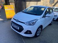 Used Hyundai i10 SE 67 HP (49 kW) 2015 White Hatchback