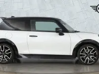 Used Mini Cooper S Hatch 201 HP (147 kW) 2025 White Hatchback