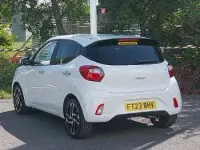 Used Hyundai i10 Premium 67 HP (49 kW) 2023 White Hatchback