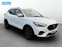 Używany MG ZS Exclusive 111 KM (81 kW) 2023 Biały SUV