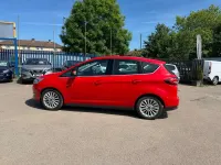 Käytetty Ford C-MAX Titanium 2018 Punainen Tila-auto
