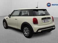 Used Mini ONE Classic 102 HP (75 kW) 2022 White Hatchback