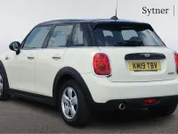 Used Mini Cooper Classic 134 HP (98 kW) 2019 White Hatchback