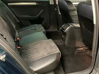 Used Skoda Superb SE Technology 190 HP (139 kW) 2017 Blue Estate