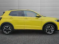 New VW T-Cross R-line 113 HP (83 kW) 2026 Rubber ducky yellow SUV