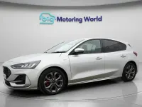 Begagnad Ford Focus ST-Line 125 HK (91 kW) 2024 Silver Halvkombi