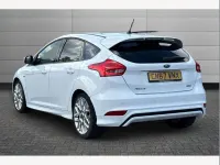 Gebraucht Ford Focus ST-Line 125 PS (91 kW) 2017 Weiß Kleinwagen