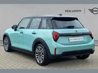 Usado Mini Cooper Hatch 154 CV (113 kW) 2024 Verde Utilitario