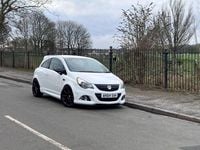Used Vauxhall Corsa 205 HP (150 kW) 2015 White Hatchback