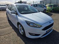 Used Ford Focus Zetec 125 HP (91 kW) 2016 White Hatchback
