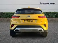 Usado Kia XCeed Start 118 HP (86 kW) 2021 Amarelo SUV