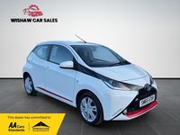 Used Toyota Aygo x-press 69 HP (50 kW) 2015 White Hatchback