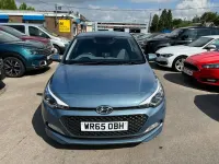 Usado Hyundai i20 Premium 84 CV (61 kW) 2015 Azul Utilitario