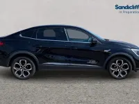 Begagnad Renault Arkana 150 HK (110 kW) 2023 Svart SUV