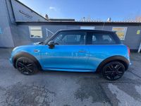 Używany Mini Cooper Hatch 2019 Niebieski Hatchback