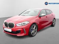 Begagnad BMW M135 2022 Röd Halvkombi