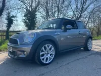 Usado Mini Cooper S Hatch 175 CV (128 kW) 2009 Plateado Utilitario