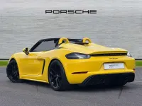 Usado Porsche 718 420 CV (308 kW) 2023 Amarillo Descapotable