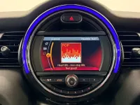 Usado Mini Cooper Classic 135 HP (99 kW) 2019 Branco Citadino