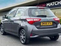 Usado Toyota Yaris Hybrid 2018 Cinzento Citadino