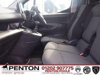 Używany Vauxhall Combo S 100 KM (73 kW) 2023 Czarny Minivan