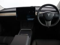 Used Tesla Model 3 Standard Range Plus 208 kW (283 HP) 2021 White Sedan