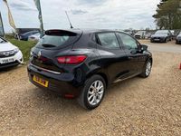 Used Renault Clio IV Dynamique 75 HP (55 kW) 2018 Black Hatchback