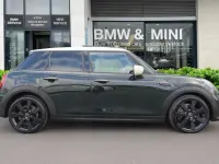 Used Mini Cooper Comfort 134 HP (98 kW) 2023 Green Hatchback
