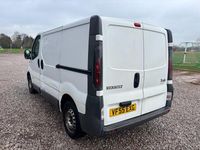 Used Renault Trafic 100 HP (73 kW) 2006 White MPV