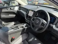 Usado Volvo XC60 Ultra 247 CV (181 kW) 2024 Plateado SUV