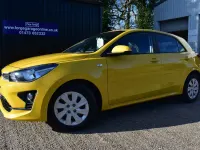 Begagnad Kia Rio 83 HK (61 kW) 2022 Gul Halvkombi
