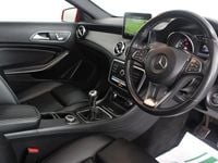 Used Mercedes GLA200 Premium Plus 156 HP (114 kW) 2018 Red SUV