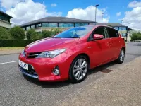 Used Toyota Auris 136 HP (100 kW) 2015 Red Hatchback