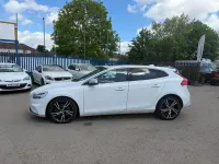 Begagnad Volvo V40 R-Design Pro 2017 Vit Halvkombi