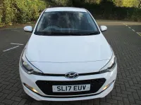 Used Hyundai i20 SE 84 HP (61 kW) 2017 White Hatchback