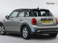 Usado Mini Cooper Classic 134 CV (98 kW) 2023 Plateado Utilitario