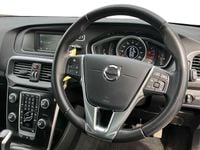 Used Volvo V40 Momentum 122 HP (89 kW) 2018 White Hatchback