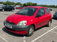 Used Toyota Yaris 68 HP (50 kW) 2001 Red Hatchback